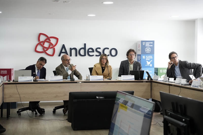 Camilo Sánchez ratificado en presidencia de Andesco 